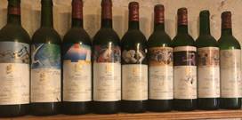 Ein Bild, das Flasche, Wein, Alkohol, drinnen enth�lt.

Automatisch generierte Beschreibung